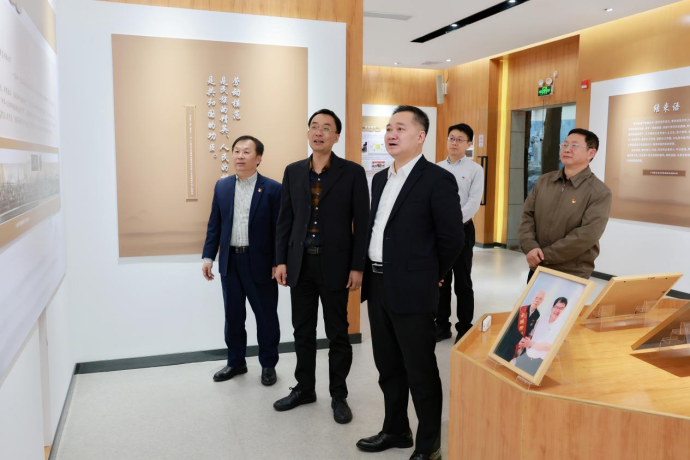 广药集团党委书记、董事长李幼军到白云山K8凯发公司调研